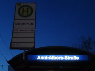 Haltestelle Anni-Albers-Straße
