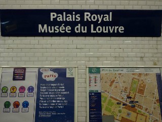 Station de métro de Palais Royal - Musée du Louvre